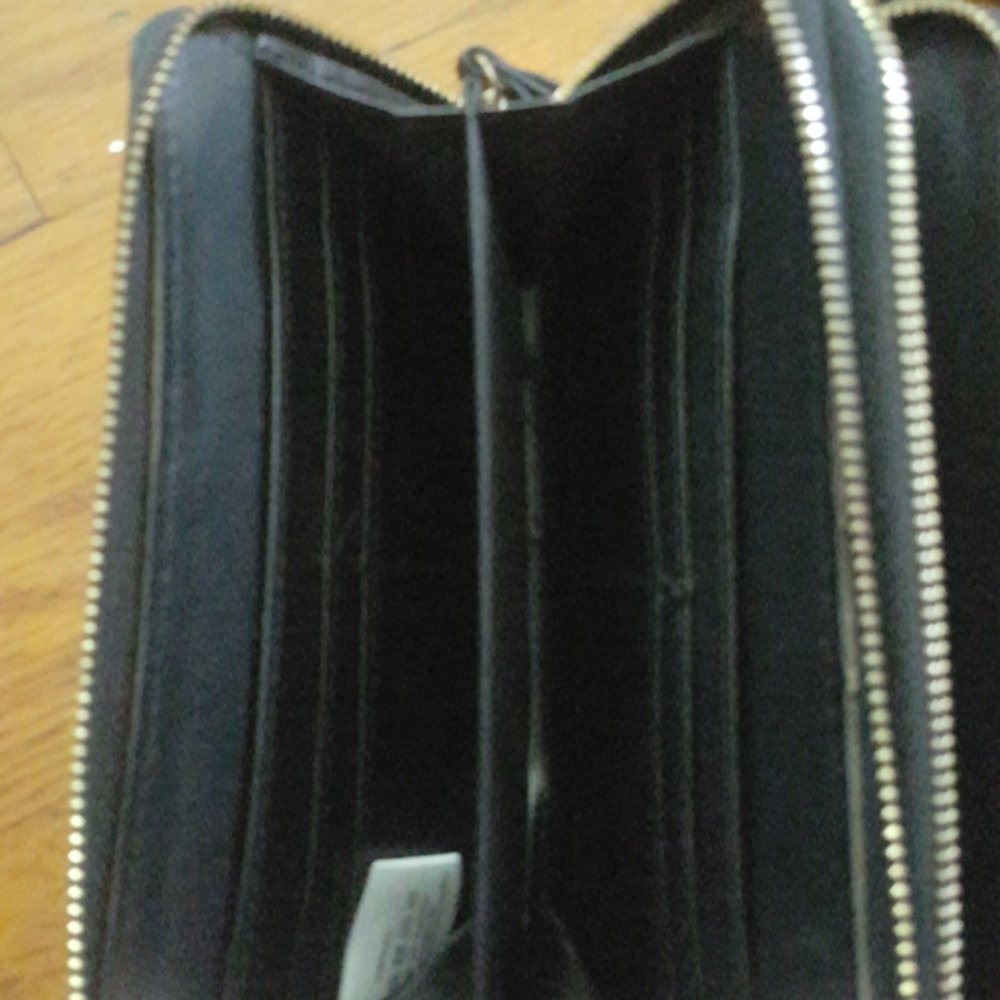 Handbag and 2 wallets. - Picture 4 of 11